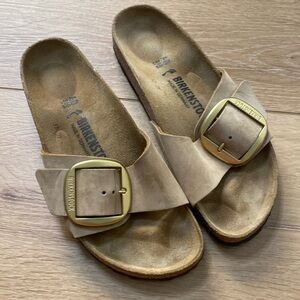 Birkenstock Madrid Big Buckle Slide Sandal beige - Size 40. 9